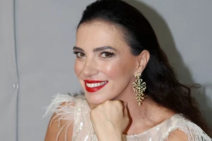 Φωτεινή Δάρρα | Με little black dress στο πλευρό του συζύγου της στο Μέγαρο Μουσικής