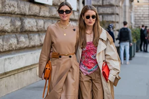 Η βελούδινη φούστα με δαντέλα από τη Marks and Spencer που θα φορέσεις σίγουρα τα Χριστούγεννα - εικόνα 2