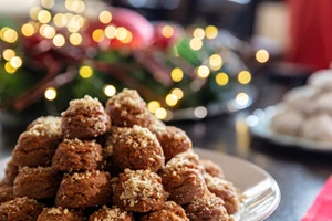 Οι κουραμπιέδες του Άκη Πετρετζίκη | Λαχταριστοί και με τέλεια βουτυρένια υφή