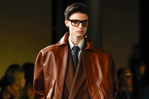 Η Δανάη Παππά με το ζεστό και διάσημο πανωφόρι που θα φορέσουμε και το 2025 - εικόνα 2