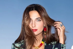 Ανανεωμένη η Ευγενία Σαμαρά | Μόλις υιοθέτησε το ωραιότερο χρώμα μαλλιών για γυναίκες με μεσογειακά χαρακτηριστικά - εικόνα 2