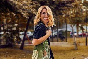 Καφέ και πολυτελής | Αυτή είναι η νέα αγαπημένη mascara της Μαρίας Ηλιάκη