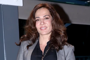 Δήμητρα Ματσούκα | Με τα αγαπημένα της λευκά sneakers σε fashion show - εικόνα 5