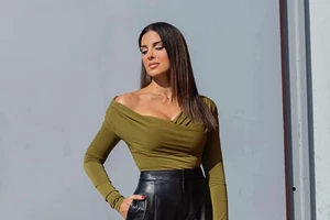 Η Σταματίνα Τσιμτσιλή φόρεσε το πιο κολακευτικό δερμάτινο παντελόνι | Κοστίζει λιγότερο από 30 ευρώ - εικόνα 2