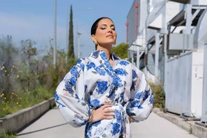 "Πόσο μεγάλωσε;" | Ο γιος της Σταματίνας Τσιμτσιλή με summer look στην παραλία