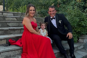 Πύρρος Δήμας | Χαλαρή βόλτα με την Αφροδίτη Σκαφίδα και τα δυο μικρότερα παιδιά του - εικόνα 5