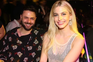 Η Βάλια Χατζηθεοδώρου άναψε το τζάκι της | Το cozy σπίτι της