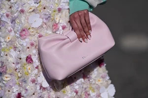 Το "siren French" της Ελένης Βουλγαράκη είναι το γαλλικό που θα κάνεις όλο το καλοκαίρι φέτος - εικόνα 2