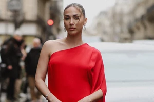 Το κόκκινο φόρεμα από H&M που έγινε viral στο TikTok θα είχε την έγκριση της Kendall Jenner - εικόνα 4