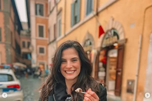 Χριστίνα Μπόμπα - Σάκης Τανιμανίδης | Οικογενειακώς στη Θεσσαλονίκη για τις διακοπές του Πάσχα - Το αστείο βίντεο με την κόρη τους, Φιλίππα, και η φωτογραφία από το αεροδρόμιο - εικόνα 4