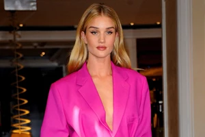Στιλ και εγκυμοσύνη | 10 tips από την Rosie Huntington-Whiteley για να δημιουργήσεις τα πιο κομψά σύνολα