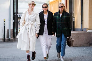 Το μπορντό επιστρέφει και αυτοί είναι οι πιο κομψοί τρόποι για να το φορέσεις