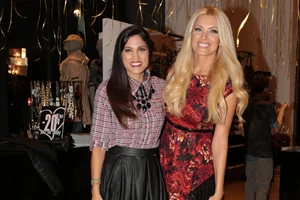 Family goals | Με την Ολίβια στο θέατρο η Μαίρη Συνατσάκη και ο Ίαν Στρατής - εικόνα 4