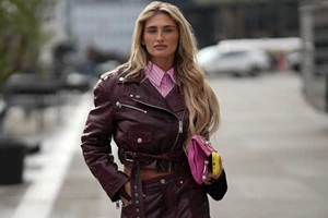 Η Χρύσα Μιχαλοπούλου με το μοναδικό πανωφόρι που θα χρειαστείς την άνοιξη - εικόνα 2