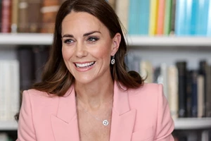 Βρήκαμε τα Zara σκουλαρίκια που φόρεσε η Kate Middleton στα BAFTAs και κοστίζουν λιγότερο από 16 ευρώ
