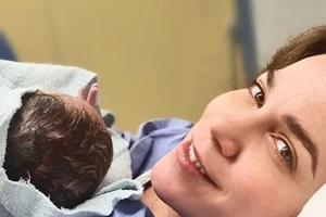 Για πείτε μου κάτι για τη γυναίκα" | Η υπέροχη φωτογραφία της Κατερίνας Στικούδη την ώρα που θηλάζει