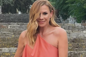 Κατερίνα Καραβάτου | Φωτογραφίζει τον γιο της, Αρίωνα στην παραλία - εικόνα 3