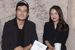 Σίσσυ Τουμάση | Μάς δείχνει το σαλόνι της στο σπίτι της με τον Αργύρη Πανταζάρα