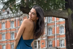 Μελίνα Νικολαΐδη | Βραδινή έξοδος με τη μητέρα της, Δέσποινα Βανδή στην πιο όμορφη ταράτσα στου Ψυρρή