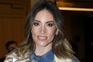 Η Αθηνά Οικονομάκου ταξίδεψε στο Παρίσι και δημιούργησε τα πιο parisian chic σύνολα