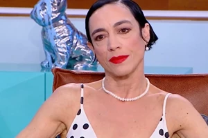 "Είσαι έμπνευση" | Η Έλενα Τοπαλίδου ποζάρει με μαγιό και δέχεται κύμα αγάπης