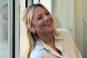 Νάνσυ Ζαμπέτογλου | Η εμφάνιση με denim jacket και leopard κολάν που θα αντιγράψεις στην επόμενη απόδρασή σου στη φύση - εικόνα 2