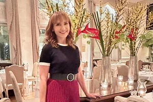 Μάρα Ζαχαρέα | Το φρέσκο και πανεύκολο μακιγιάζ των 5 λεπτών που της δίδαξε ο makeup expert, Αχιλλέας Χαρίτος - εικόνα 2