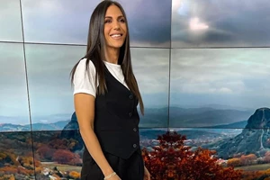 Ανθή Βούλγαρη | Το φωτεινό σπίτι της με τα φρέσκα λουλούδια