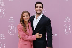 Εριέττα Κούρκουλου Λάτση - Βύρων Βασιλειάδης | Το κινηματογραφικό φιλί στην πιο καλλιτεχνική γειτονιά του Λονδίνου - εικόνα 2