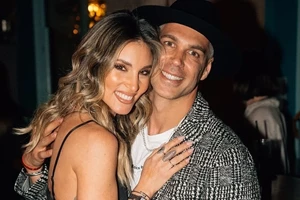 Σιέννα Μιχοπούλου | Γενέθλια στο Παρίσι για την κόρη της Αθηνάς Οικονομάκου - Το ταξίδι με τον μπαμπά της, Φίλιππο Μιχόπουλο και τον αδελφό της - εικόνα 4