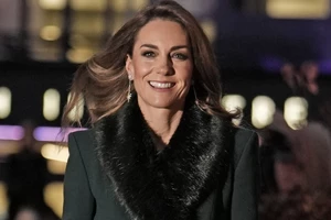 Μητέρα και κόρη στο πιάνο | Το χριστουγεννιάτικο video της πριγκίπισσας Catherine με την πριγκίπισσα Charlotte είναι ό,τι πιο τρυφερό είδαμε σήμερα