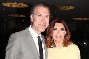 "Γέμισε το γραφείο χρώματα" | Το αναπάντεχο δώρο που δέχθηκε η Μαριτίνα Ντενίση - εικόνα 2