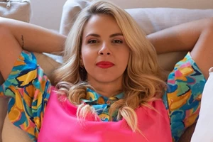 Η Ντορέττα Παπαδημητρίου αναπολεί το καλοκαίρι και τα άπειρα μαγιό της