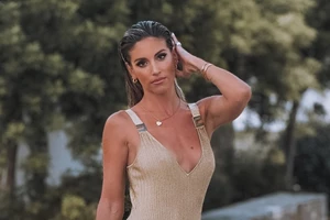 Crazy in Love | Ο Μπρούνο Τσερέλα χάρισε λουλούδια στην Αθηνά Οικονομάκου - Η εντυπωσιακή ανθοδέσμη - εικόνα 2