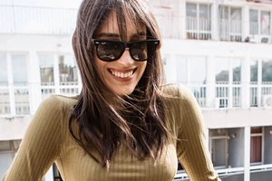 Έχει ζέστη και θα είσαι όλη μέρα εκτός σπιτιού; Η Ραφαέλα Ψαρρού δείχνει πώς θα ντυθείς κομψά - εικόνα 2