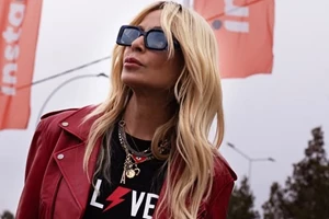 Δήμητρα Κούστα | Με την Άννα Βίσση σε νησάκι της high society στην Ιταλία