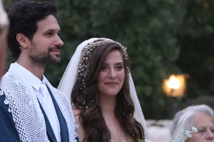 Blast from the past | Η Μαρία Τζομπανάκη με κοντό αγορέ μαλλί - εικόνα 4