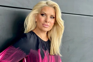 "Αυτό θα πει με την τσίμπλα στο μάτι" | Η πρωινή φωτογραφία της Ελένης Μενεγάκη