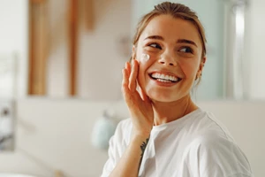 Οι κρέμες ματιών με βιταμίνη C που θα "ξυπνήσουν" το βλέμμα σου - εικόνα 2