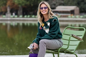 Η best seller τσάντα που κρατούν οι πιο κομψές fashionistas και ταιριάζει με τα πάντα - εικόνα 2