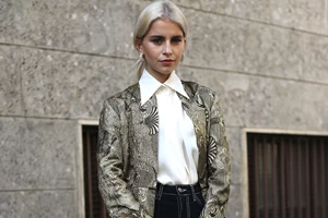 Ετοιμάζεσαι για το πανεπιστήμιο; Αυτή η τσάντα από Mango χωρά όλα όσα χρειάζεσαι (και το laptop) - εικόνα 2