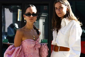 Εάν γίνεσαι κουμπάρα σε γάμο, αυτό είναι το λάθος που δεν πρέπει να κάνεις στο outfit σου