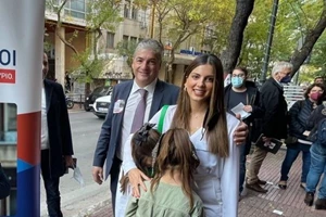 Έξοδος για δείπνο και μπουζούκια για τη Σταματίνα Τσιμτσιλή