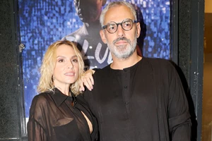 Με λευκό μπικίνι η Ελεωνόρα Ζουγανέλη | Ξεκίνησε τις διακοπές στη Μύκονο με τον Νίκο Συρίγο - εικόνα 5