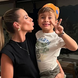 "Μαρία Λουίζα, ποιο είναι το αγαπημένο βιβλίο του γιου σου;"