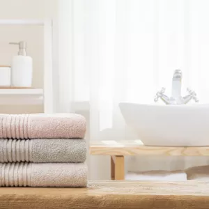 Γιατί οι πετσέτες μπάνιου έχουν γραμμές;