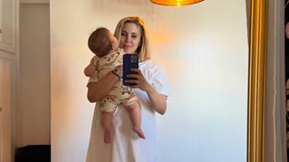 "Ήλιε μου" | Η Φωτεινή Πετρογιάννη περνά το πρώτο καλοκαίρι ως μαμά - Η τρυφερή φωτογραφία με τον γιο της