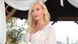 Τζούλια Νόβα | Η τελευταία βραδινή έξοδος πριν γεννήσει (vid)