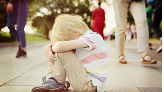 Τι πρέπει να ξέρουν τα παιδιά σε περίπτωση που χαθούν | Η συμβουλή μιας μαμάς που έχασε τον 5χρονο γιο της στη Disneyland και πώς το παιδί κατάφερε να τη βρει