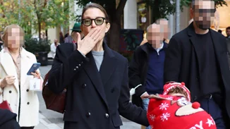 Βίκυ Καγιά | Για χριστουγεννιάτικη βόλτα στο κέντρο της Αθήνας με τα παιδιά της